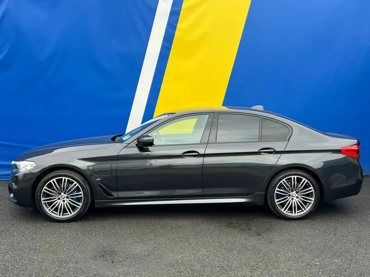 BMW 5-Series 530e M-SPORT 2.0 HYBRID // DIGITAL SE - Image 3