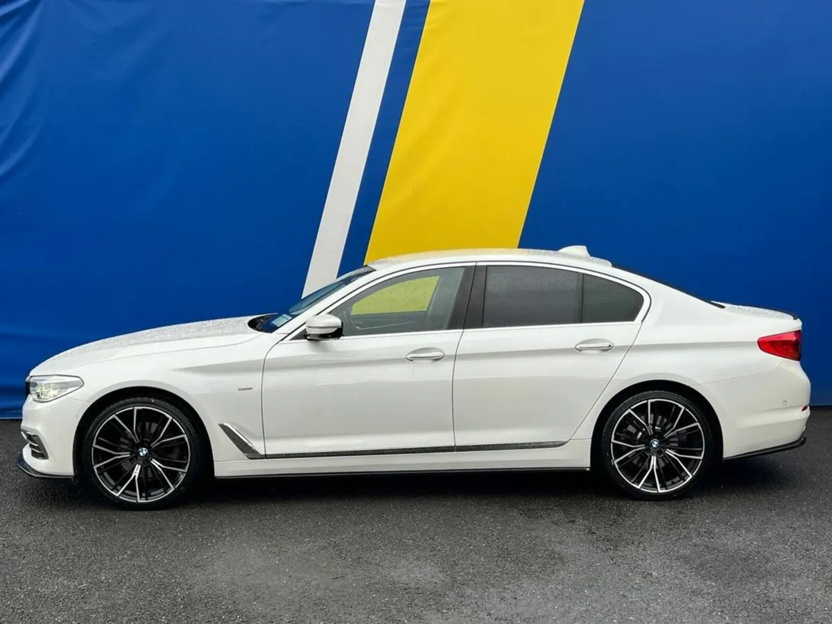 BMW 5-Series 523d LUXURY-LINE 2.0 AUTO // M COMPET - Image 3