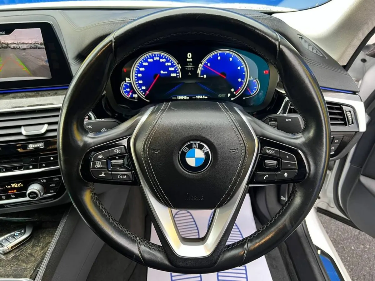 BMW 5-Series 523d LUXURY-LINE 2.0 AUTO // M COMPET - Image 4