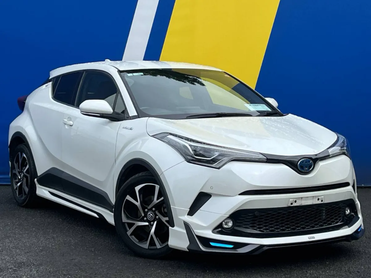 Toyota C-HR G-PACKAGE 1.8 HYBRID ** HUGE SPEC **// - Image 1