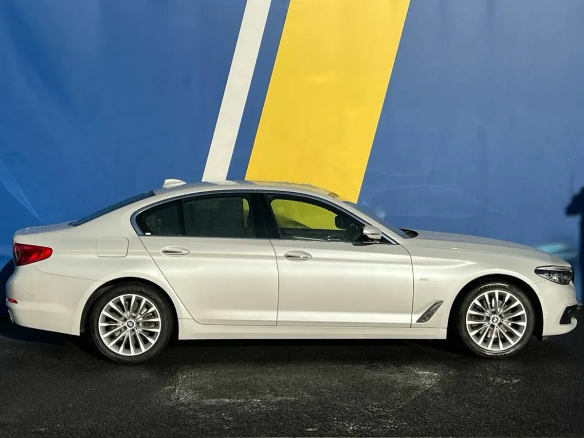 BMW 5-Series 523d 2.0 LUXURY-LINE AUTO // LEATHER - Image 2
