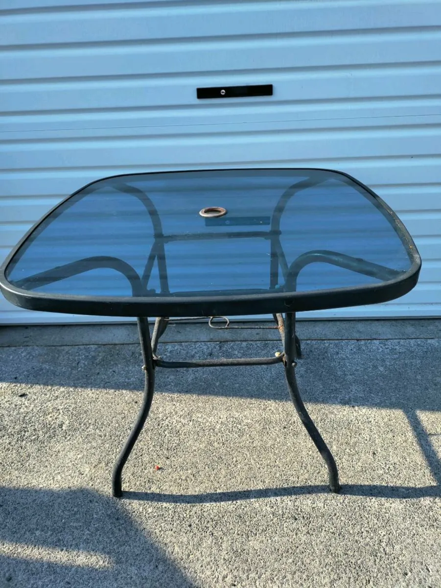 Patio table - Image 2