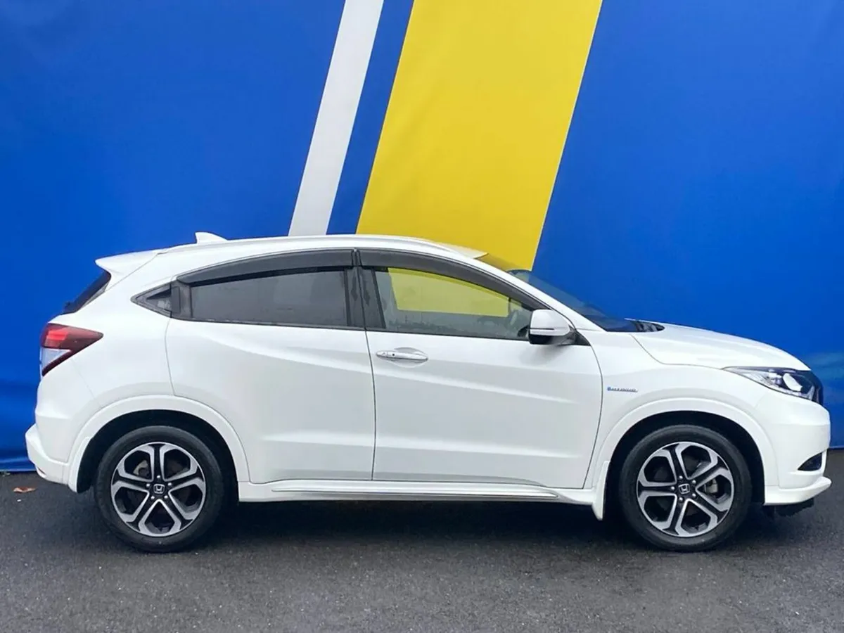 Honda Vezel 1.5 HYBRID AUTO // NEW NCT // 17" DIAM - Image 2