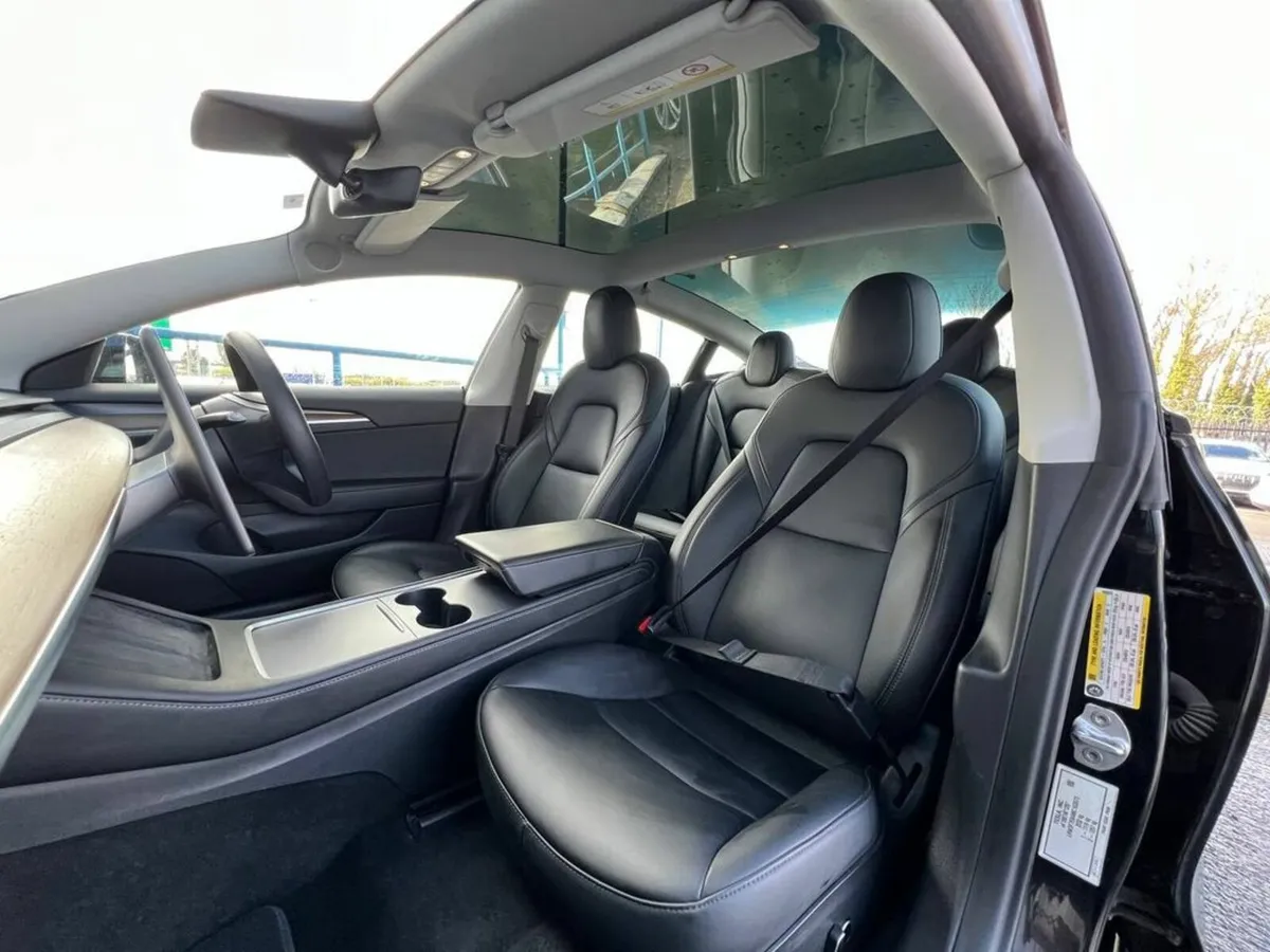 Tesla Model 3 LONG RANGE AWD DUAL MOTOR // AUTOPIL - Image 2