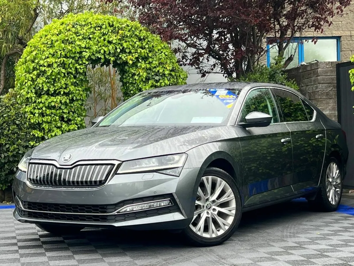 Skoda Superb IV 1.4 PLUG-IN HYBRID 218 BHP AUTO // - Image 1