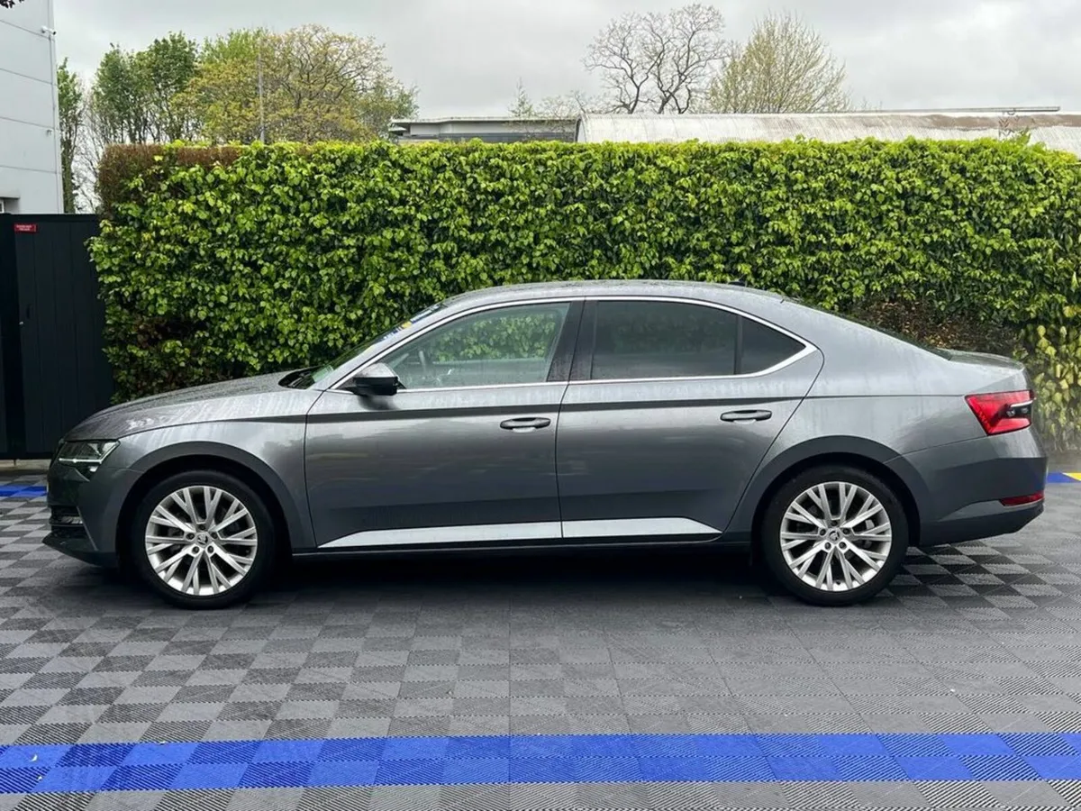 Skoda Superb IV 1.4 PLUG-IN HYBRID 218 BHP AUTO // - Image 3