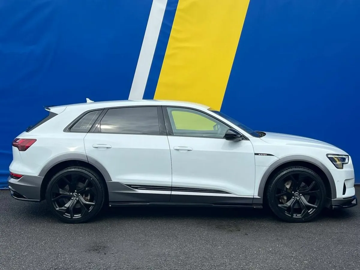 Audi e-tron 50 QUATTRO // VERY LOW MILEAGE - 12, 0 - Image 2