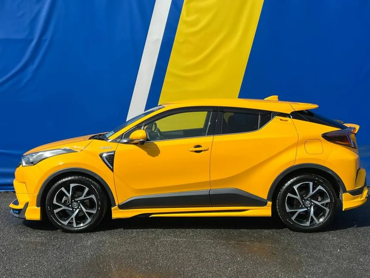 Toyota C-HR MODELLISTA PACK 1.8 HYBRID AUTO // NEW - Image 3