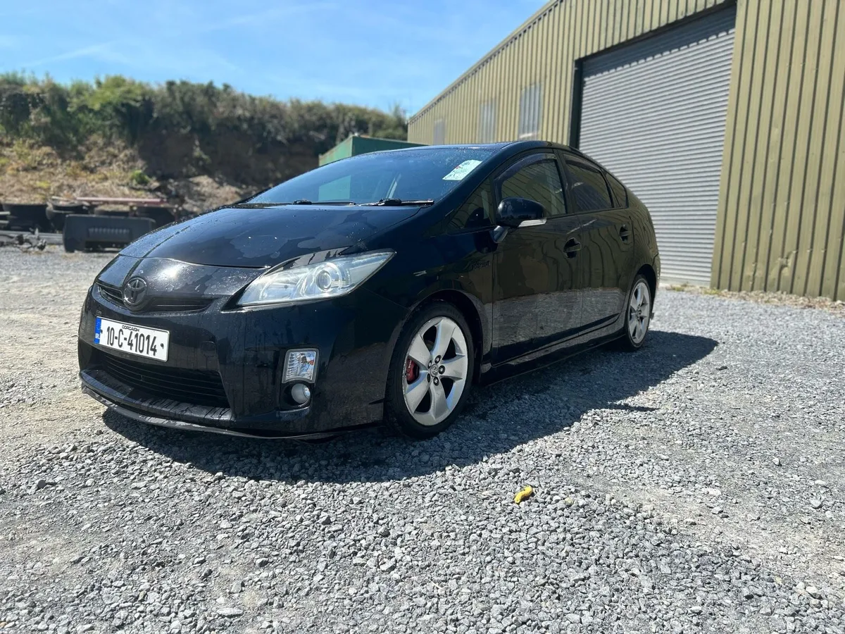 2010 Toyota prius hybrid - Image 1