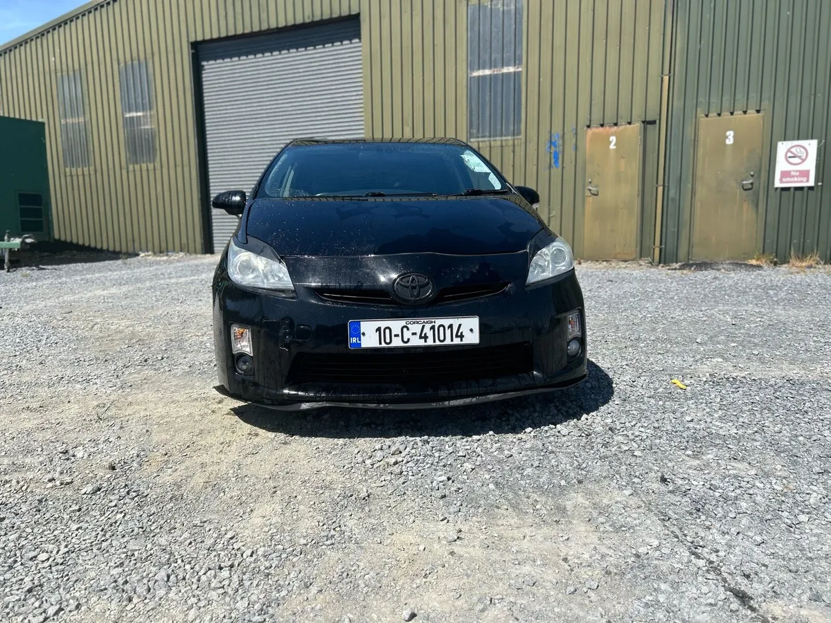 2010 Toyota prius hybrid - Image 2