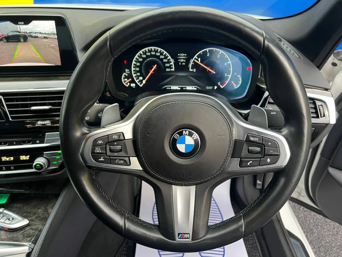 BMW 5-Series 523d M-SPORT 2.0 AUTO // LOW MILEAGE - Image 4