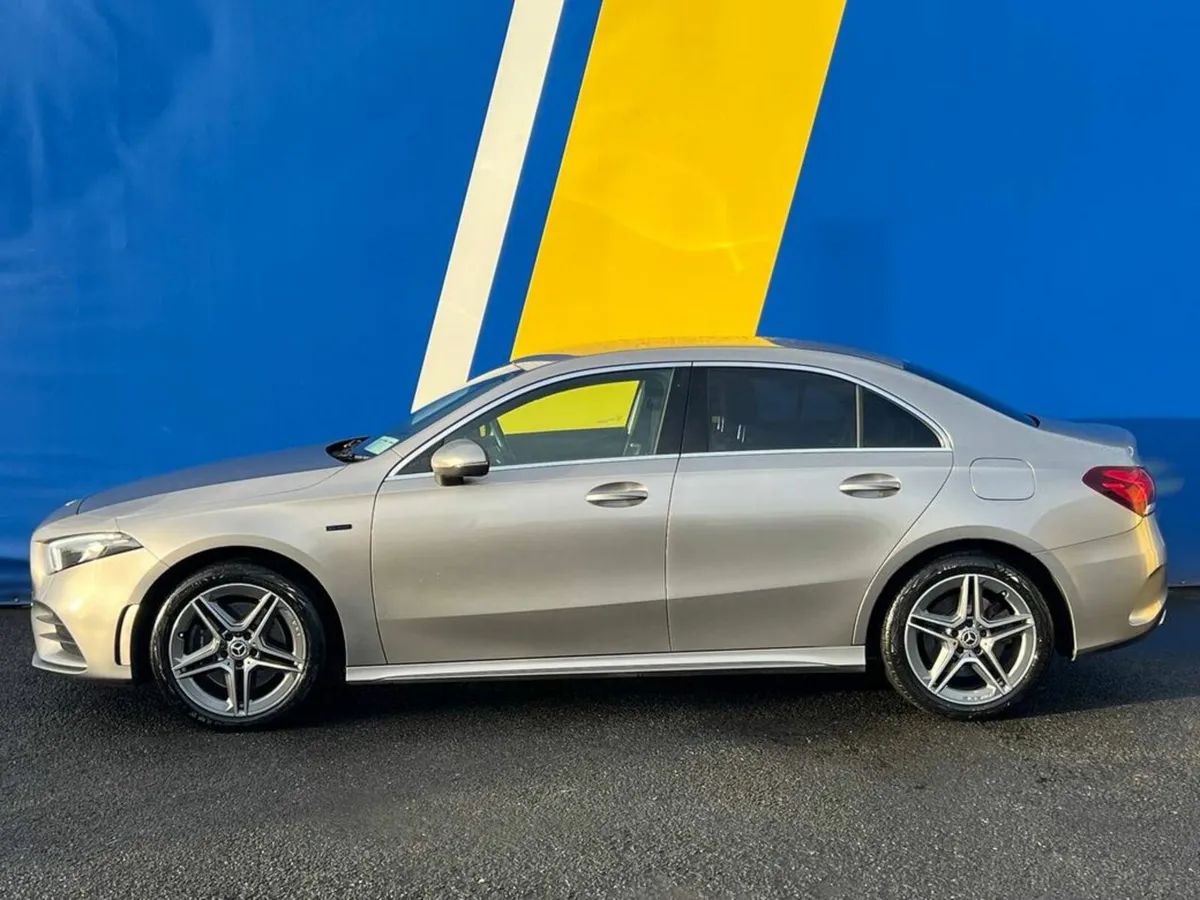 Mercedes-Benz A-Class A250e AMG-LINE 1.3 HYBRID AU - Image 3