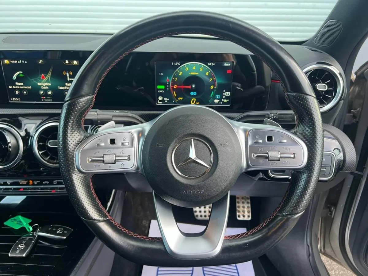 Mercedes-Benz A-Class A250e AMG-LINE 1.3 HYBRID AU - Image 4