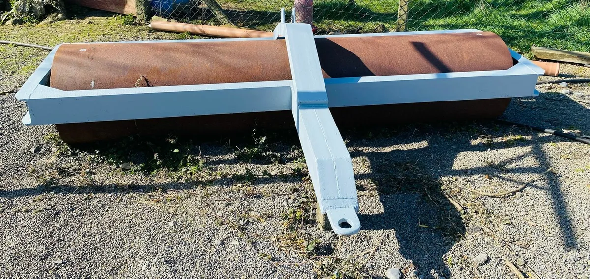 Roller - Image 1