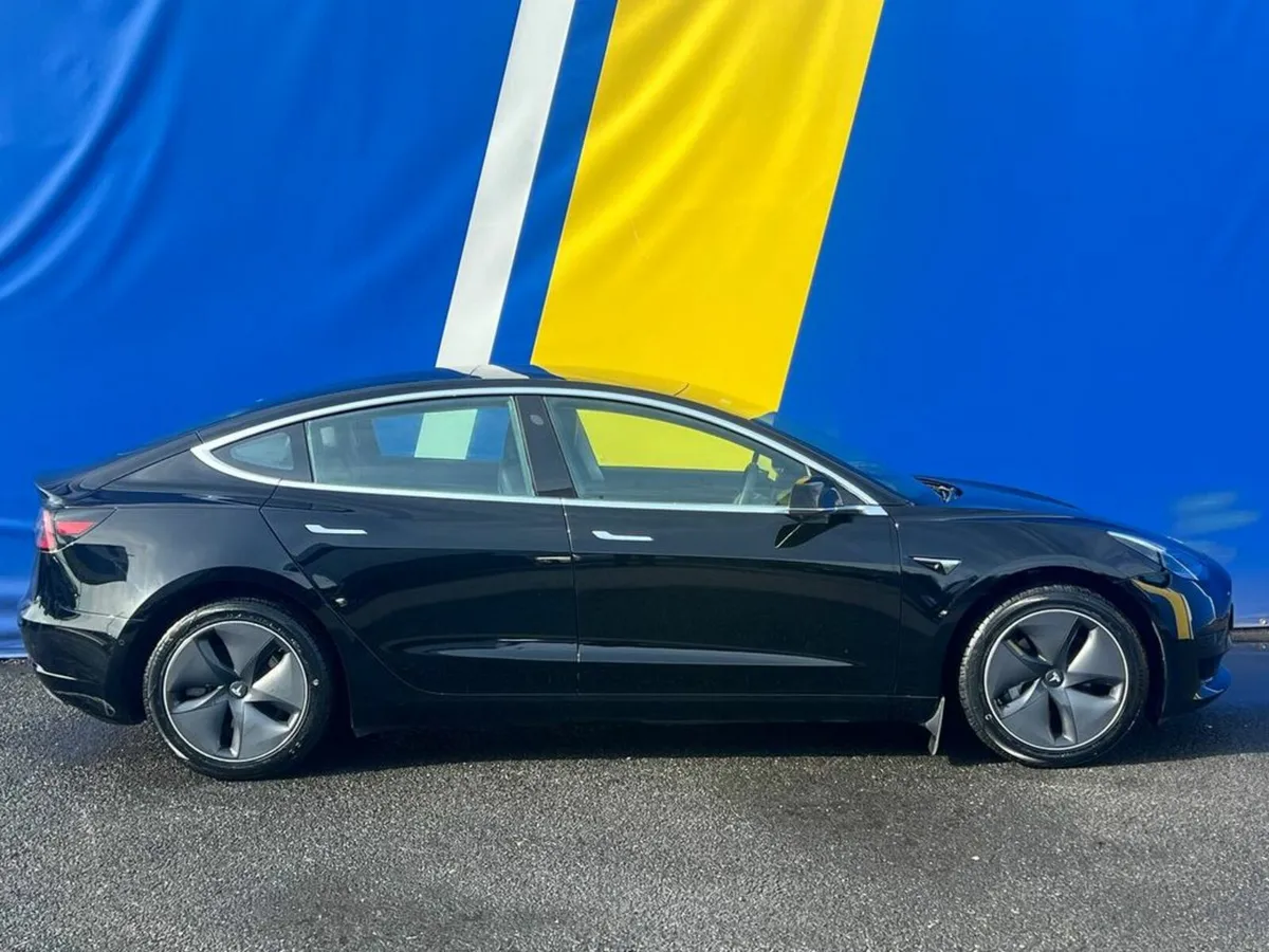 Tesla Model 3 STANDARD RANGE + // PANORAMIC SUNROO - Image 3