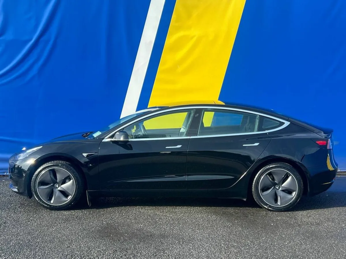 Tesla Model 3 STANDARD RANGE + // PANORAMIC SUNROO - Image 4