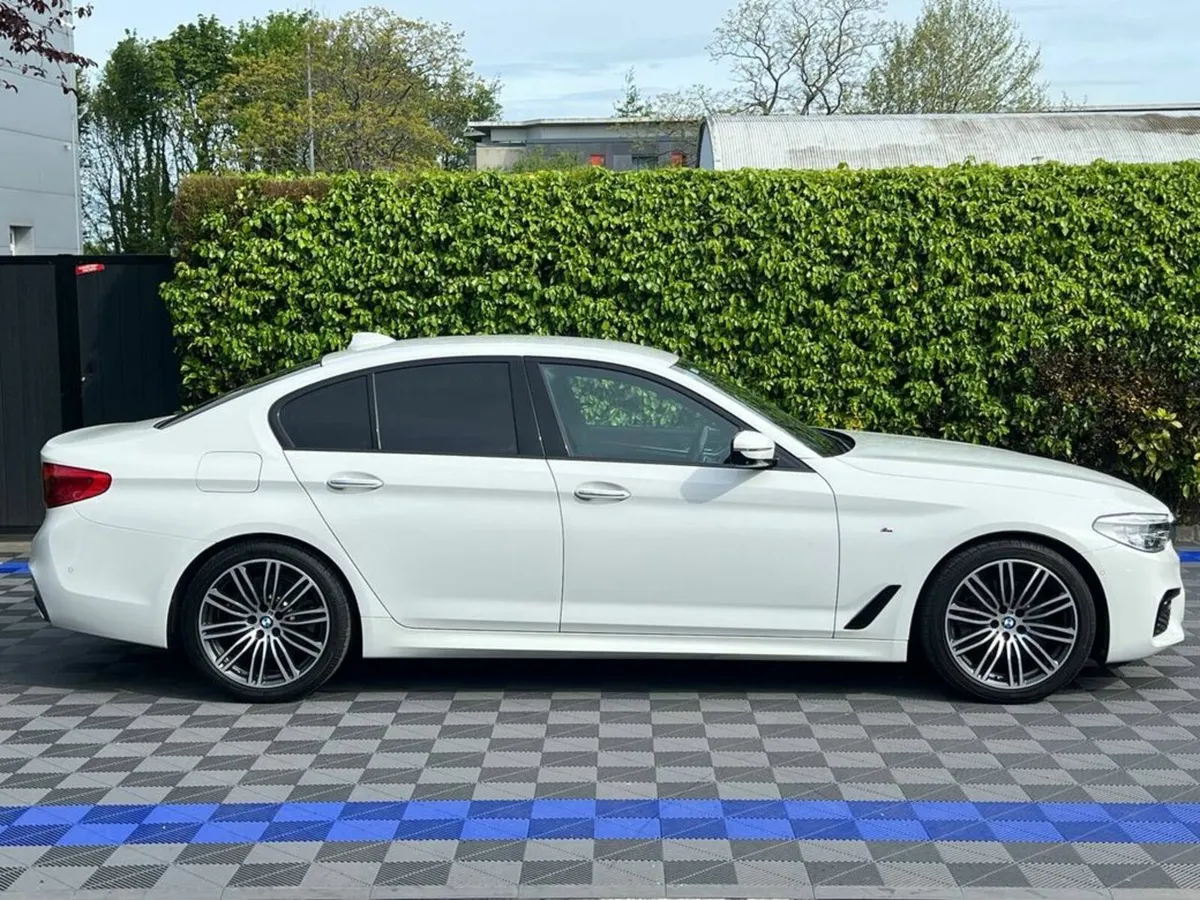 BMW 5-Series 523d M-SPORT 2.0 AUTO // MASSAGE COOL - Image 2