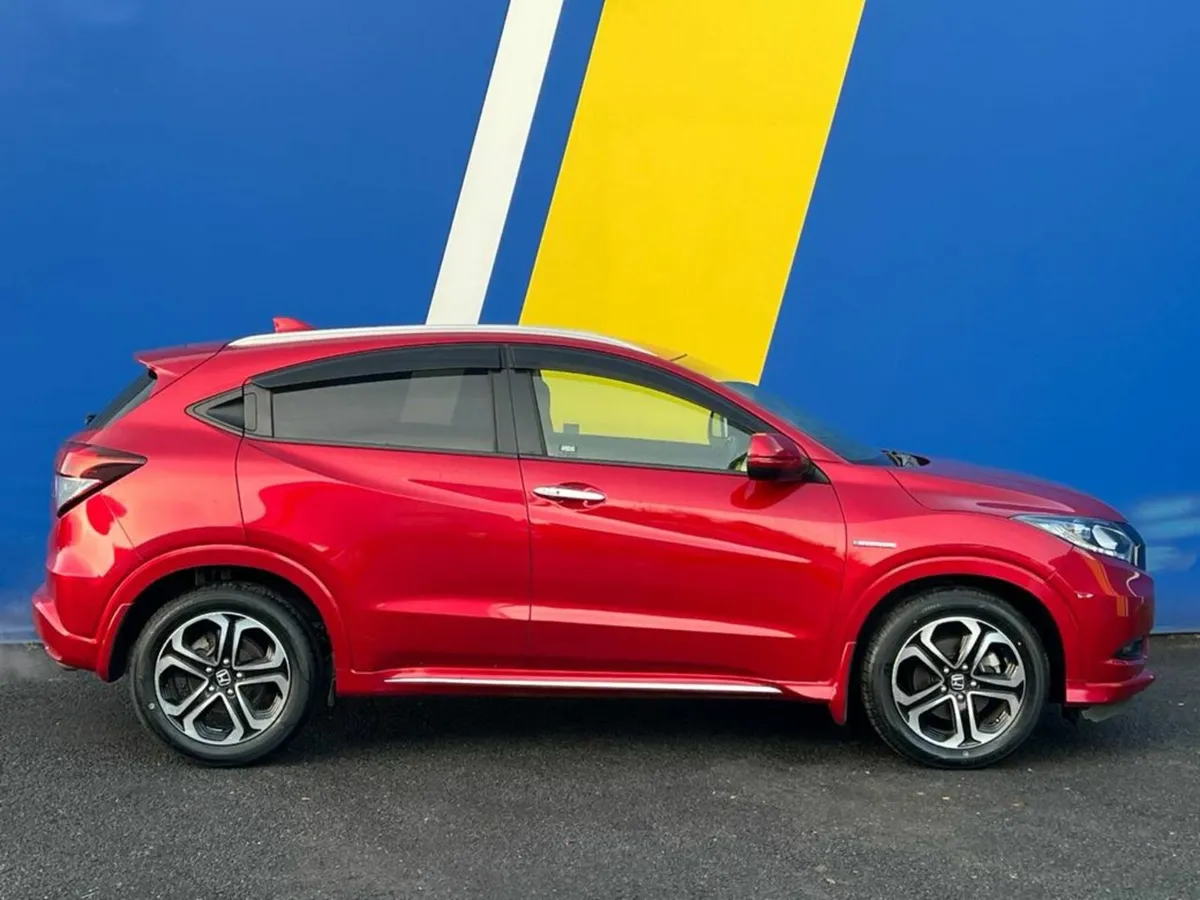 Honda Vezel 1.5 HYBRID AUTO // HALF LEATHER HEATED - Image 2