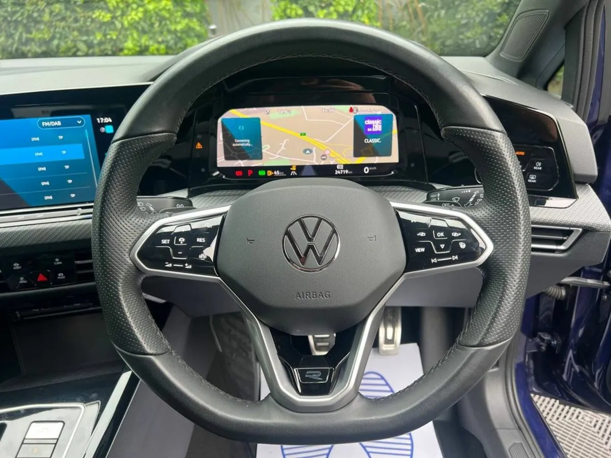 Volkswagen Golf R-LINE 1.5 TSI MHEV AUTO // LOW MI - Image 4