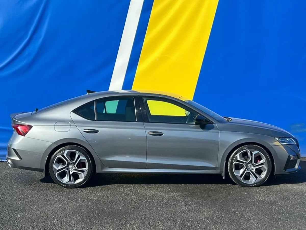 Skoda Octavia VRS 2.0 TDI // HEATED VRS SPORT SEAT - Image 2