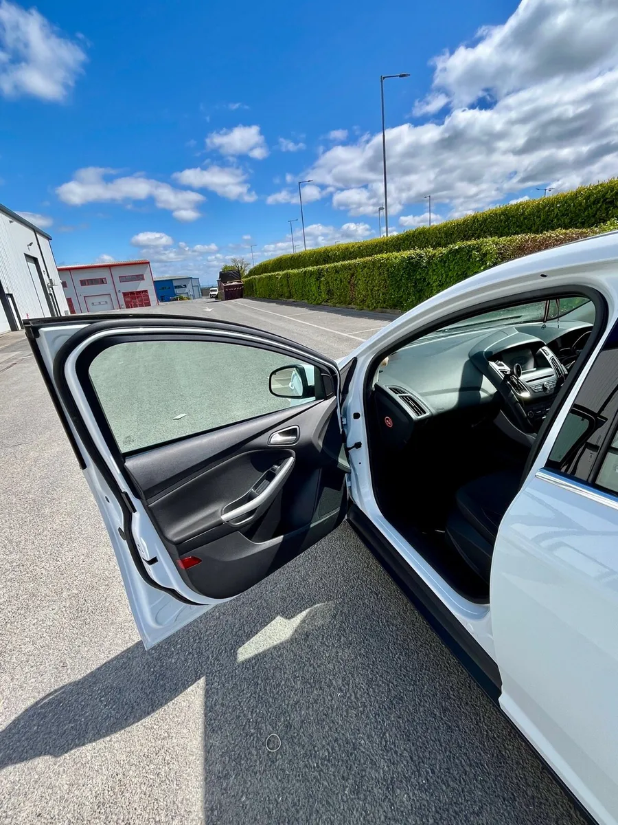 Ford Focus 1,5 Tdci, Zetec, Automatic - Image 4