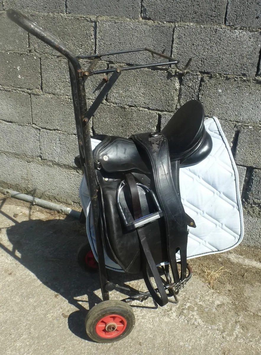 Kieffer Dressage Saddle 17.5" + Saddle Trolley - Image 1