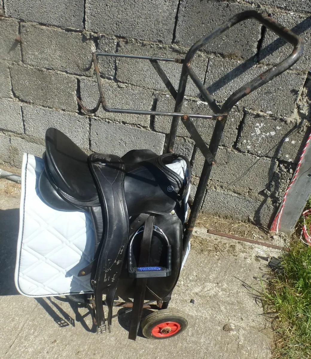 Kieffer Dressage Saddle 17.5" + Saddle Trolley - Image 2