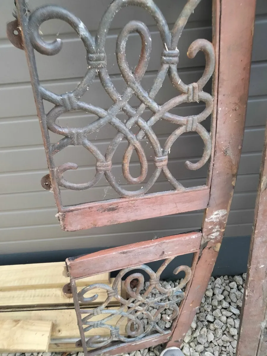 Cast iron seat backs - Image 1