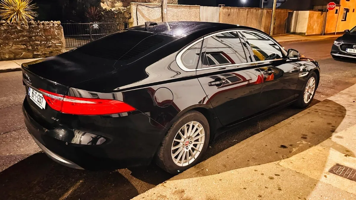 Jaguar XF 2016 - Image 2