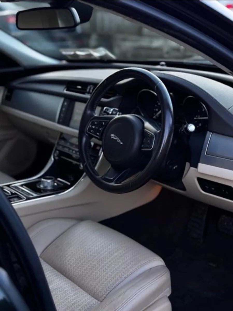 Jaguar XF 2016 - Image 4