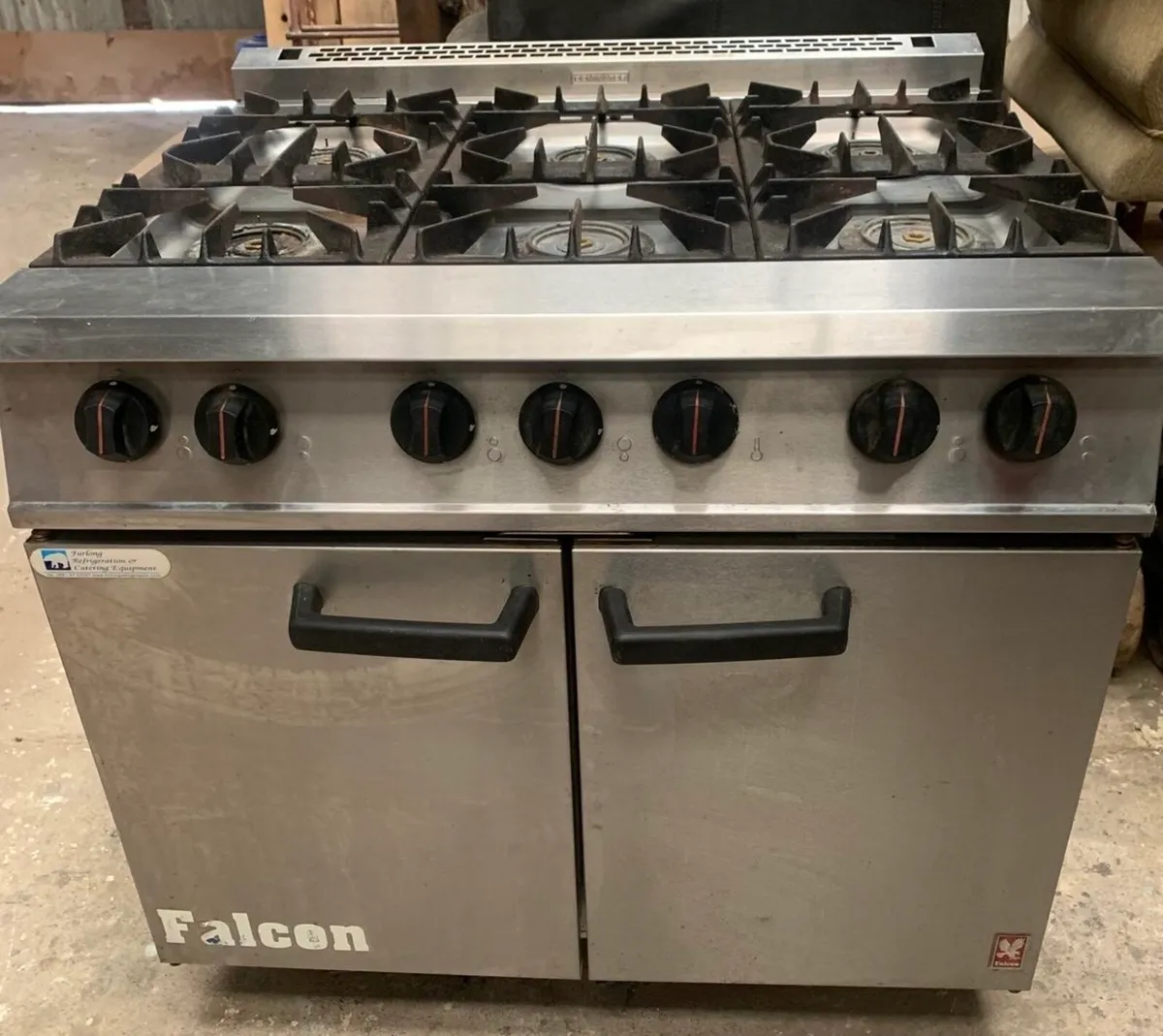 Six ring gas commercial cooker on wheels - Image 1