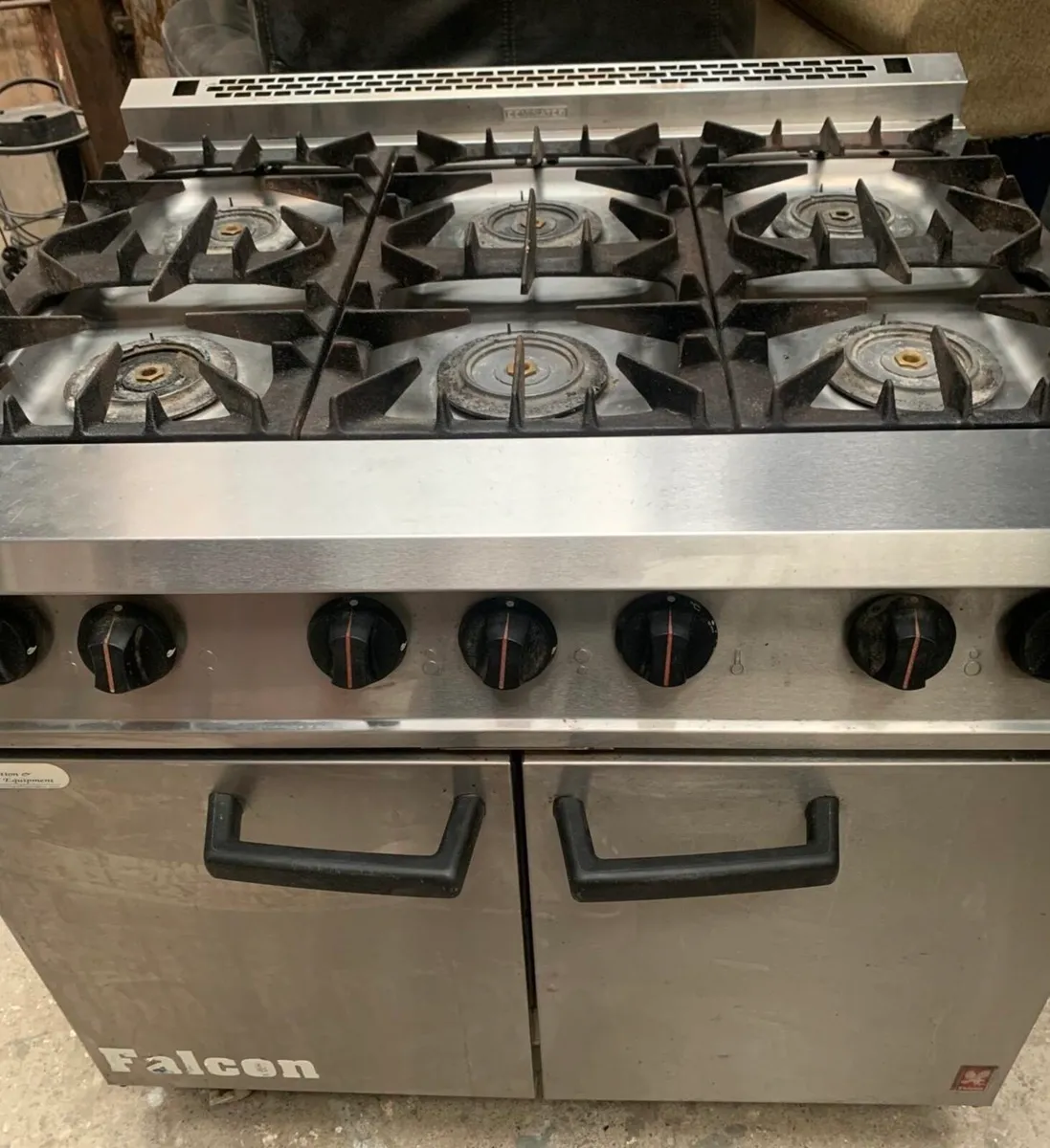 Six ring gas commercial cooker on wheels - Image 2