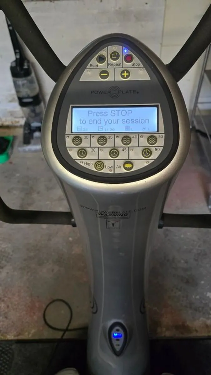 Power Plate Pro5 Vibration Machine Excellent Condition - Image 3