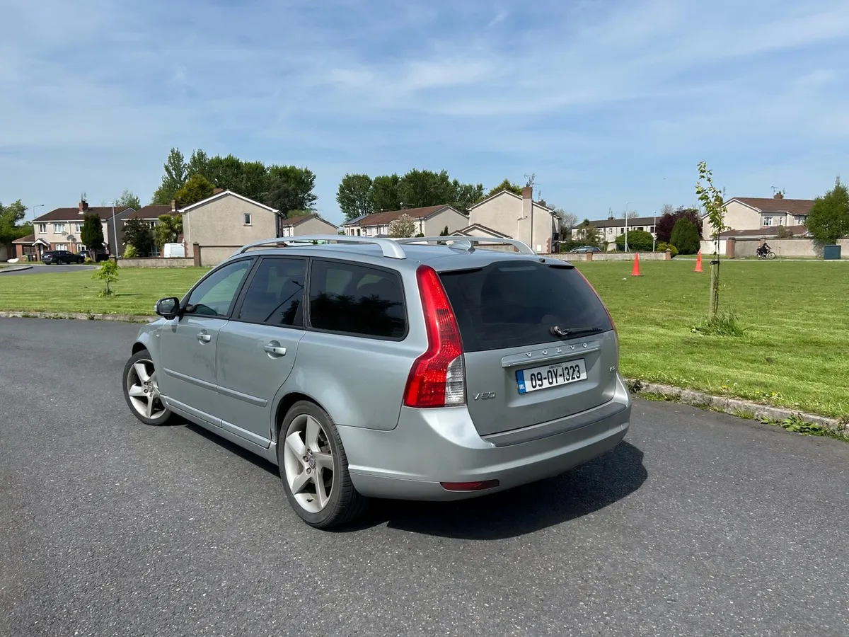Volvo V50 2009 Diesel - Image 3