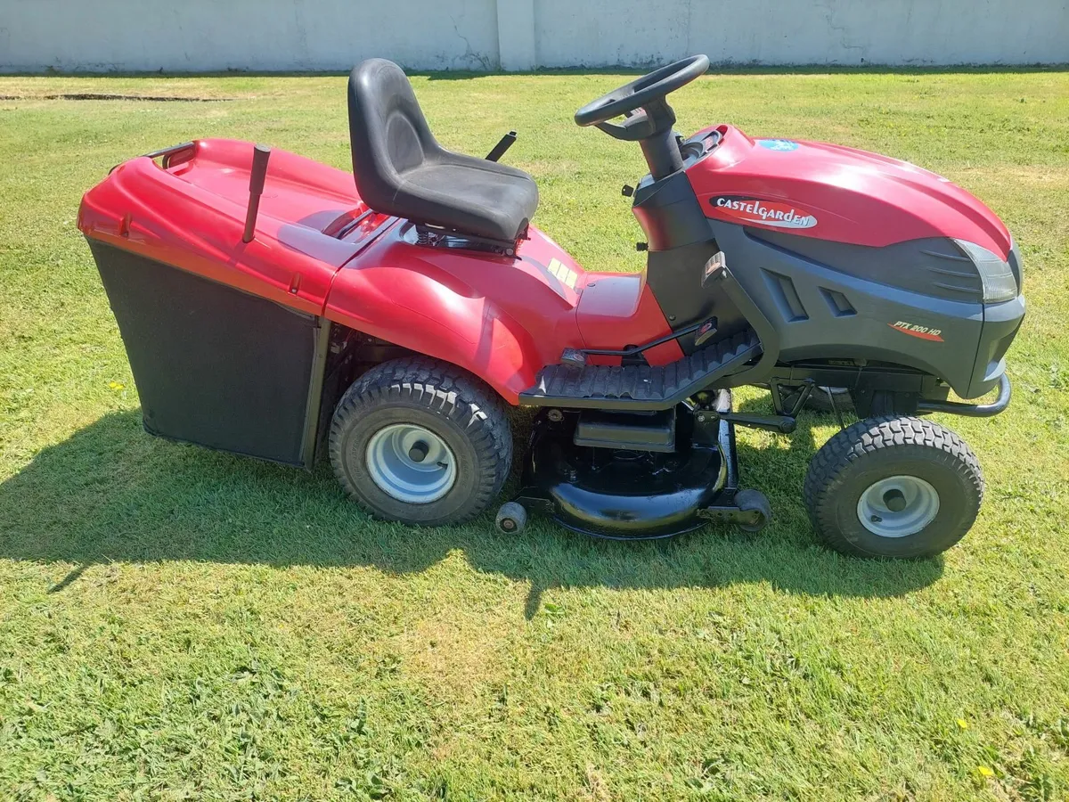 Castlegarden Ride On Lawnmower - Image 1
