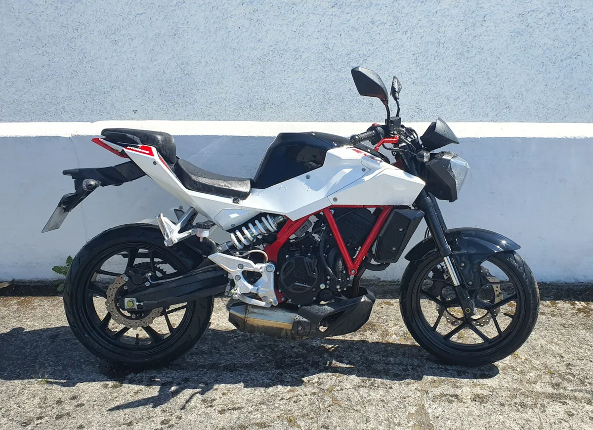 Hyosung  Low Mileage GD 250 @ Doyles - Image 1