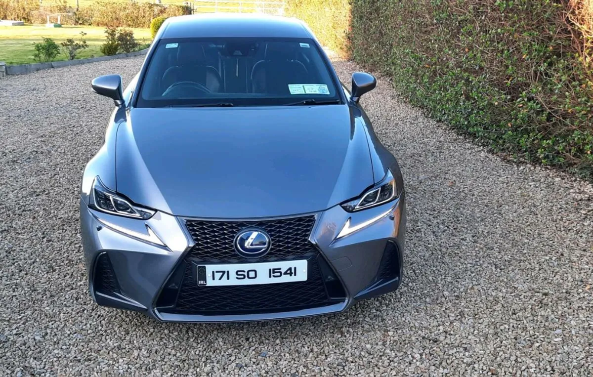Lexus IS300H F SPORT - Image 1