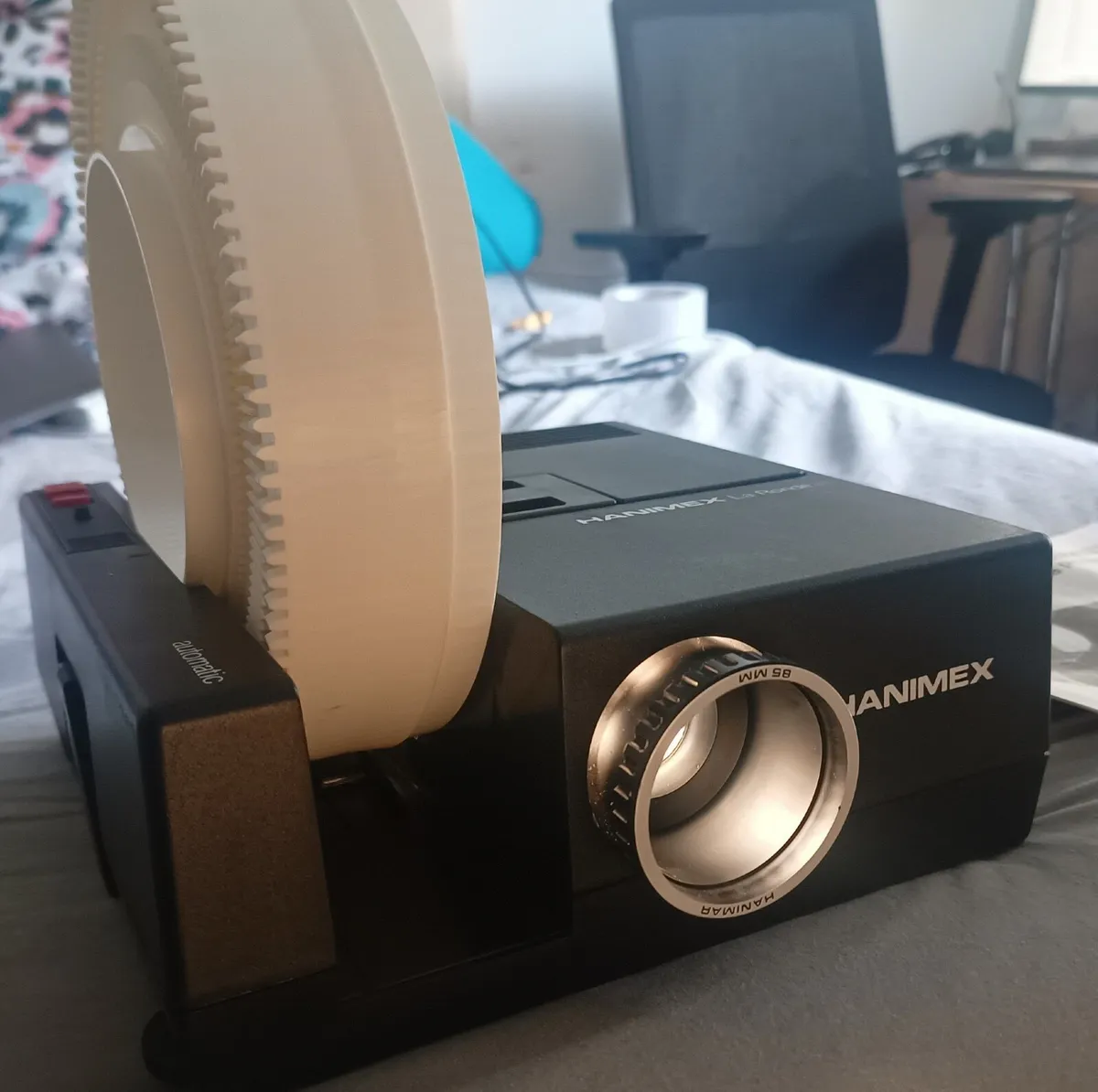 Hanimex Vintage Slide Projector - Image 1