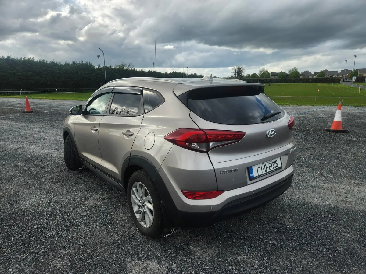 17 HYUNDAI TUCSON GREAT CONDITION - Image 1
