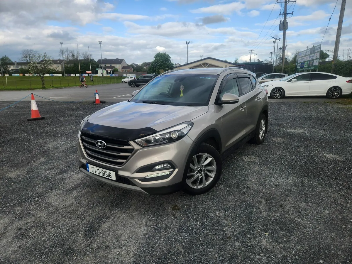 17 HYUNDAI TUCSON GREAT CONDITION - Image 4