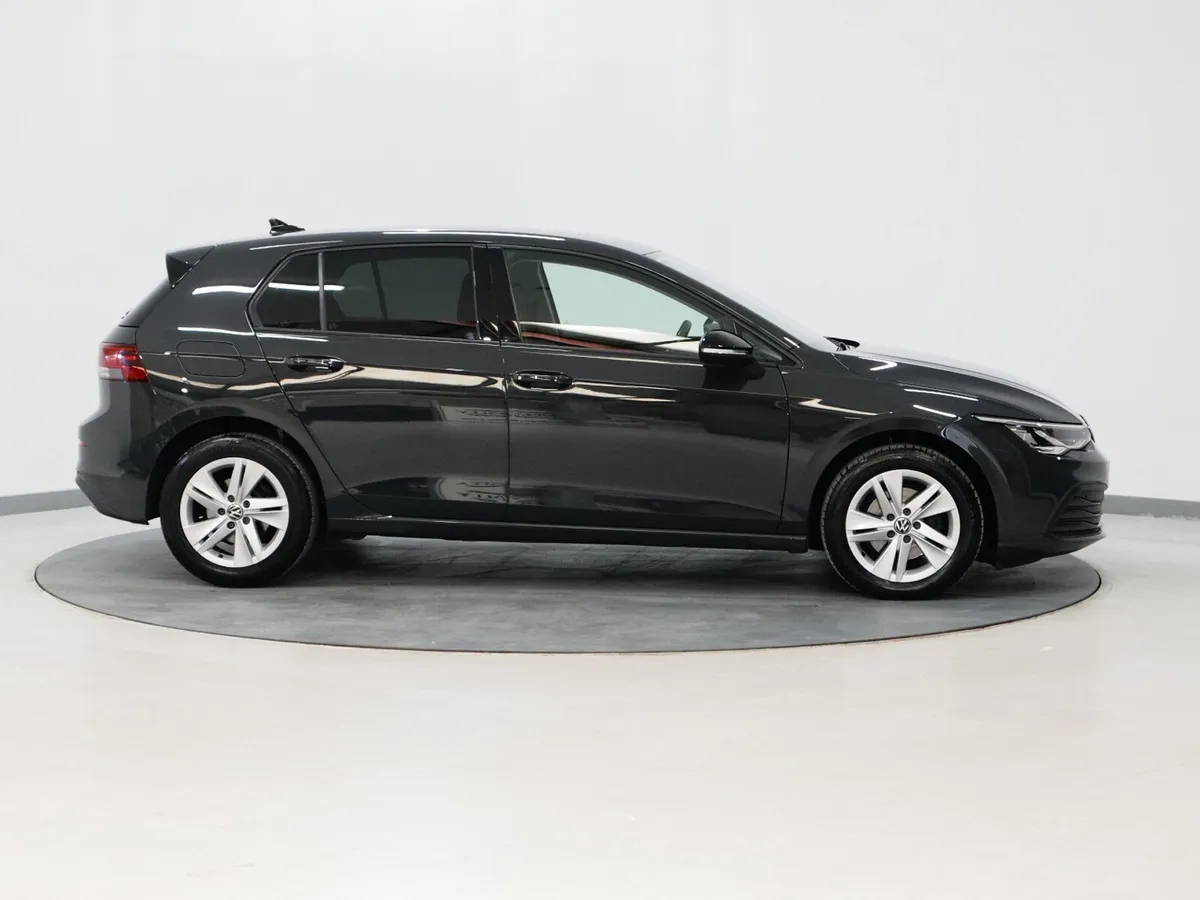 *109* 2022 Volkswagen Golf 2.0TDI LIFE - Image 3