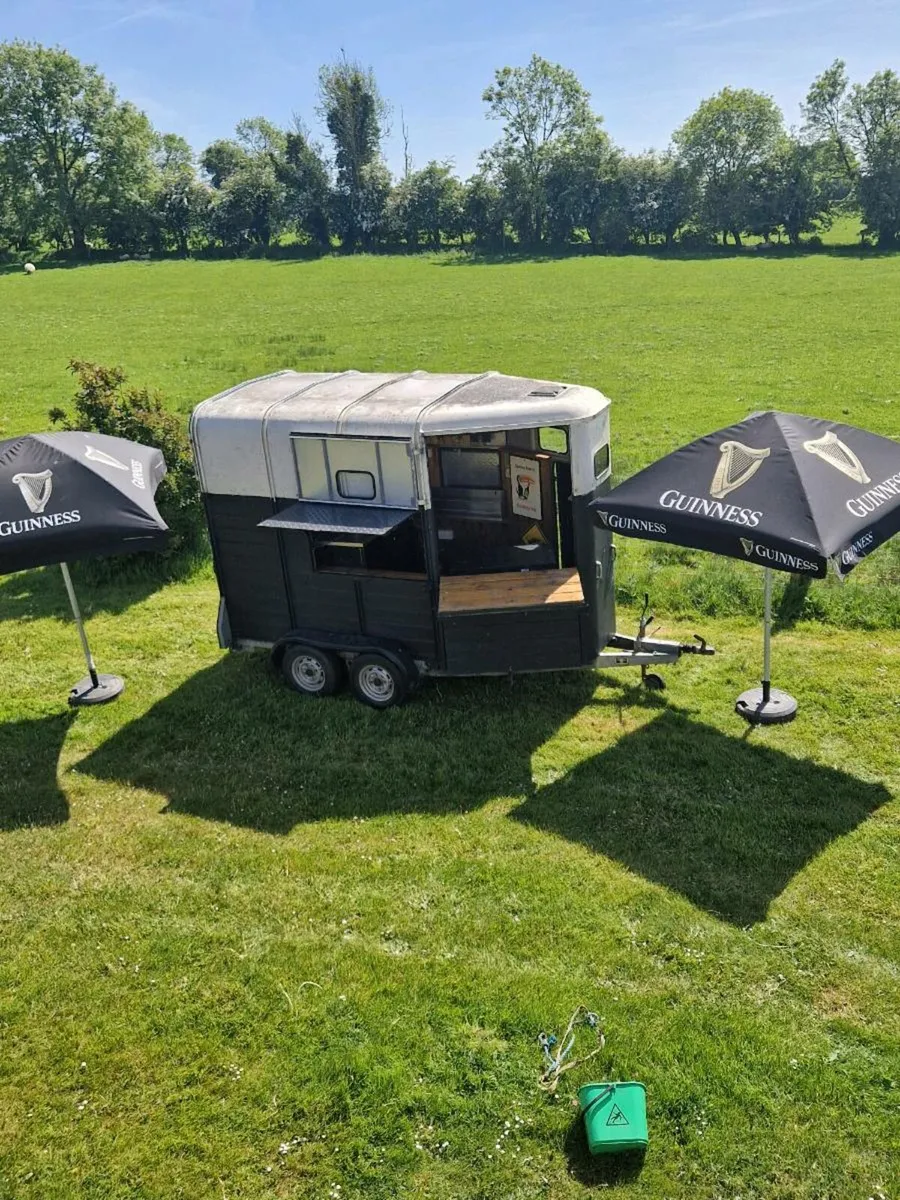 Horsebox bar for Hire - Image 4