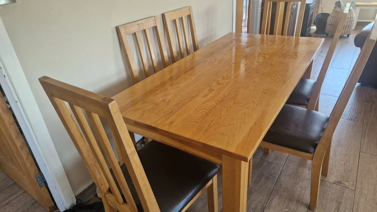 Table and 6 chairs - Image 2