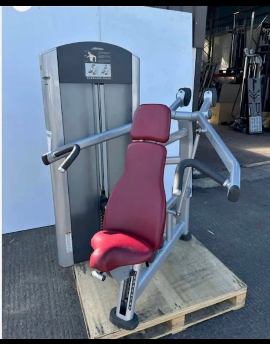 Life fitness shoulder press - Image 1