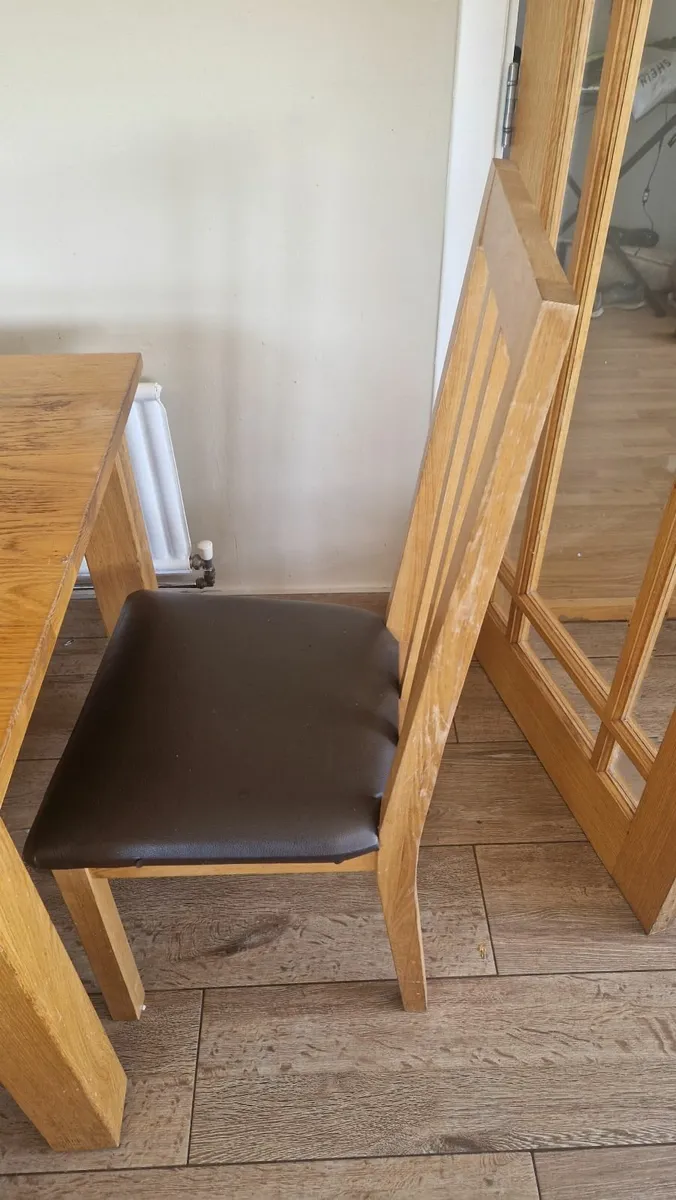 Table and 6 chairs - Image 3
