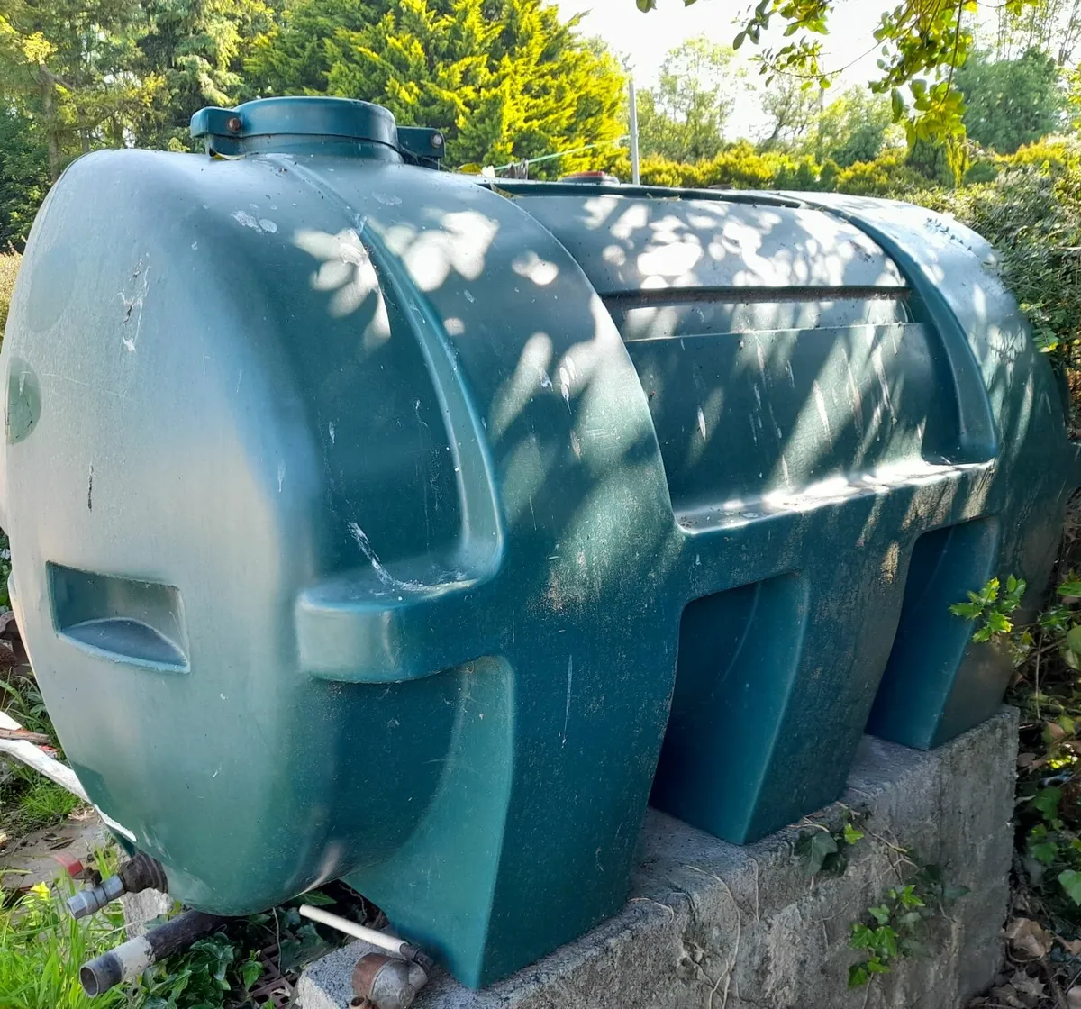Oil tank - Image 1