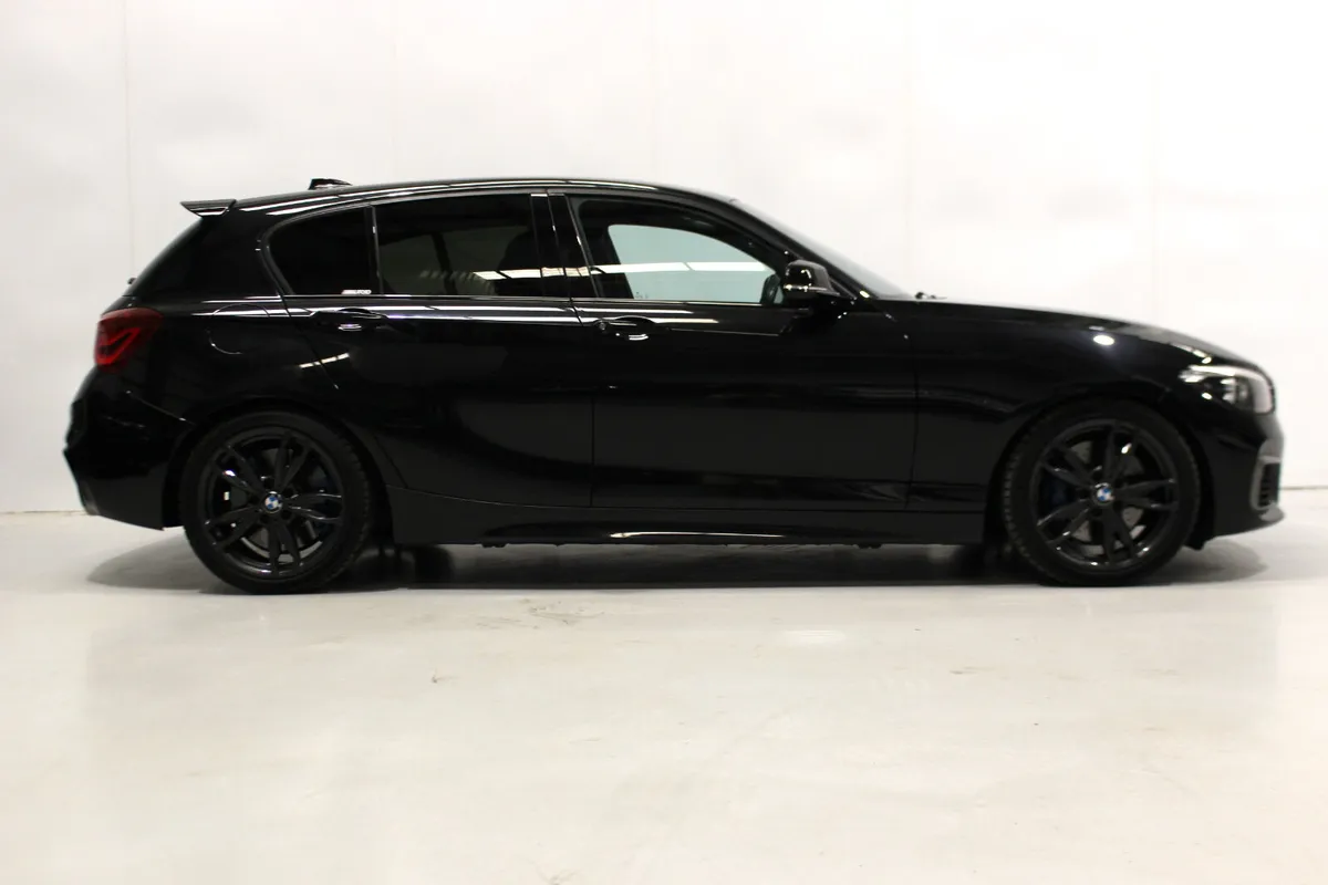 2017 BMW 1-Series M140i Shadow Edition - Image 4