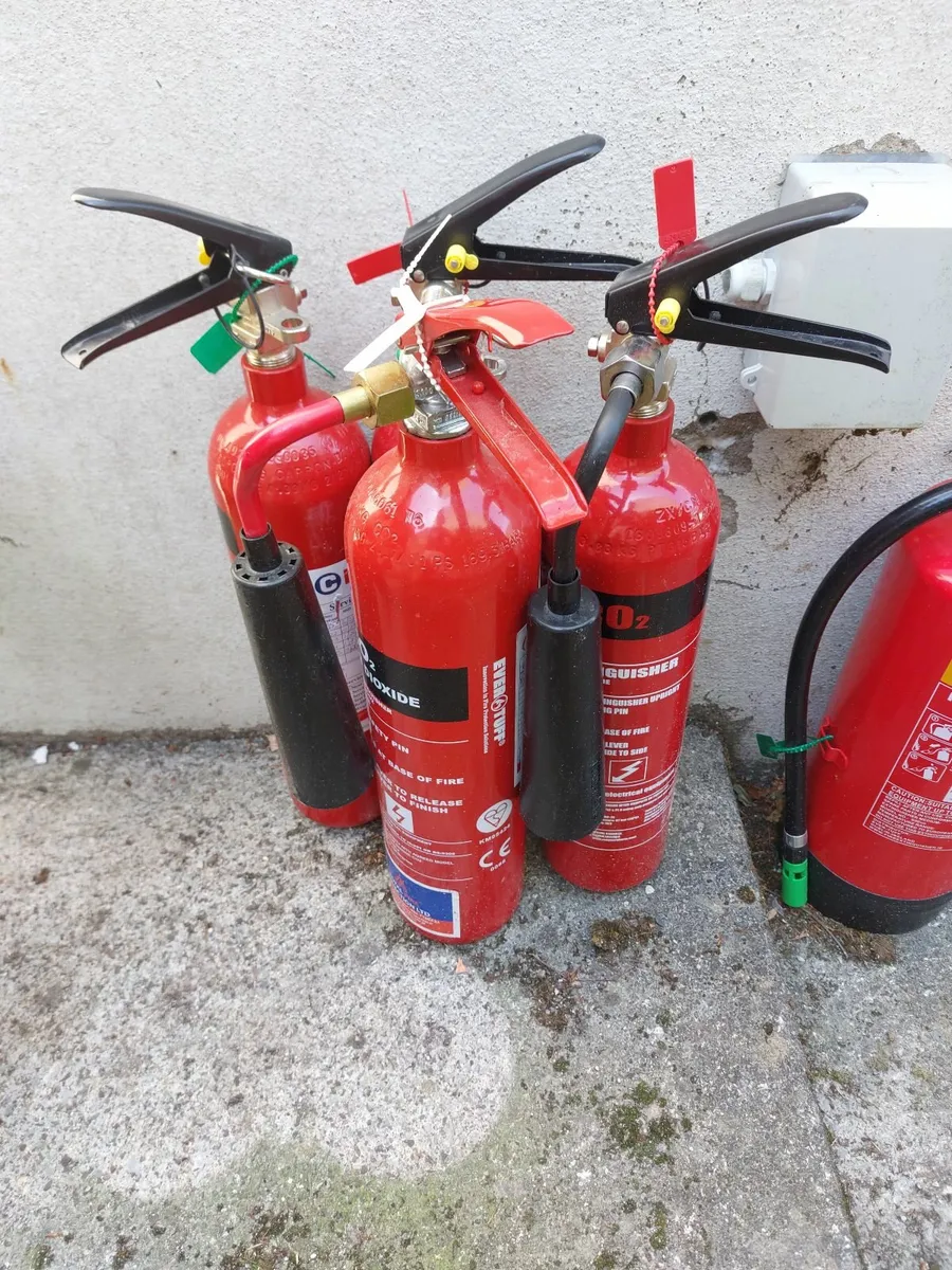 Fire extinguisher - Image 1