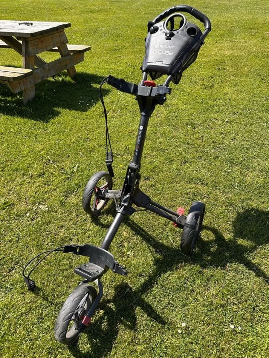 Mottocaddy Cube push trolley