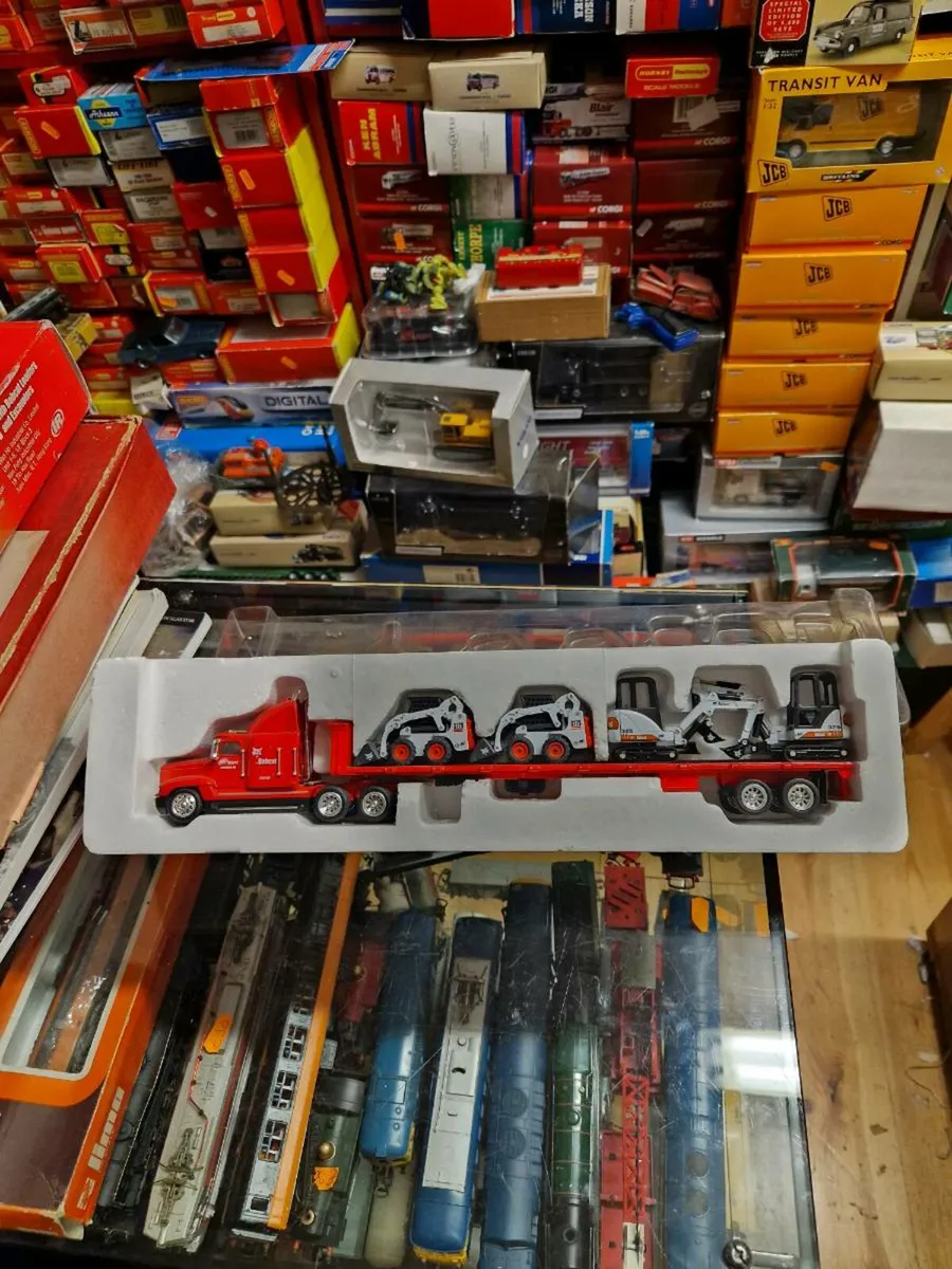 Corgi Mack Tractor Unit with Trailer Bobcat Load - Image 2